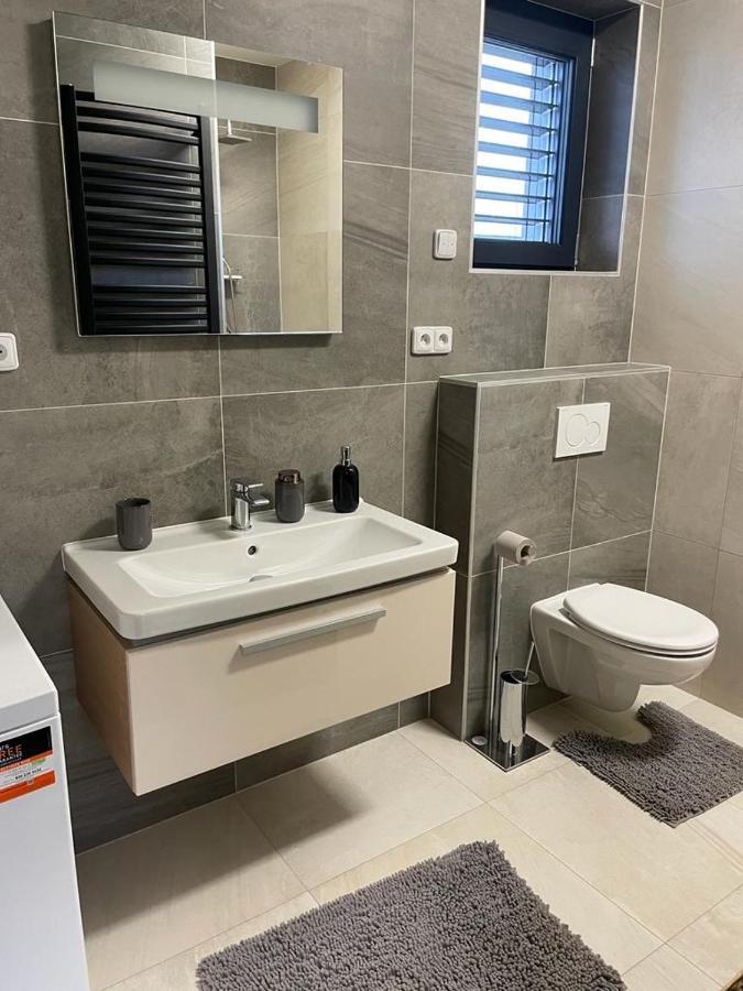 Apartmany Aswa Breclav Bagian luar foto